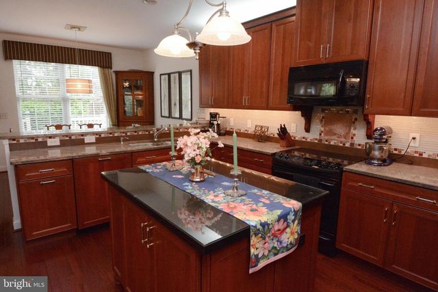 271 COUNTRY CLUB DR, Telford, PA 18969