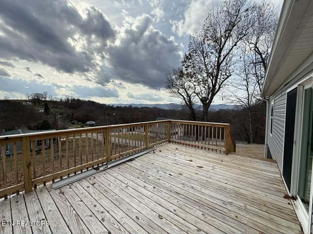 110 Cumberland Overlook Lane, Jacksboro, TN 37757