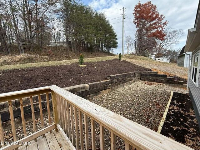 110 Cumberland Overlook Lane, Jacksboro, TN 37757