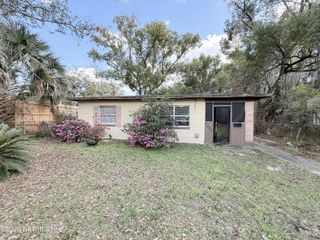 7007 LUCKY Drive E, Jacksonville, FL 32208
