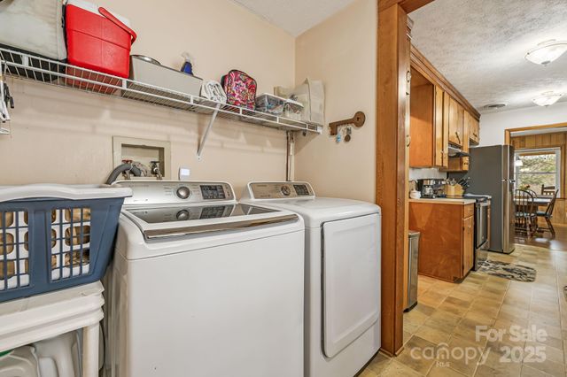 65 Roy Lane, Black Mountain, NC 28711