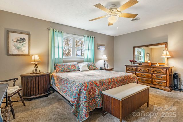 65 Roy Lane, Black Mountain, NC 28711