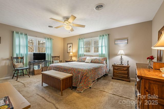 65 Roy Lane, Black Mountain, NC 28711