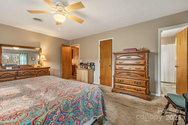 65 Roy Lane, Black Mountain, NC 28711