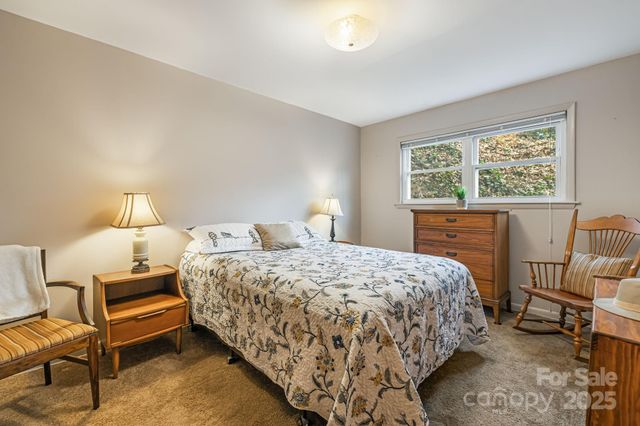 65 Roy Lane, Black Mountain, NC 28711