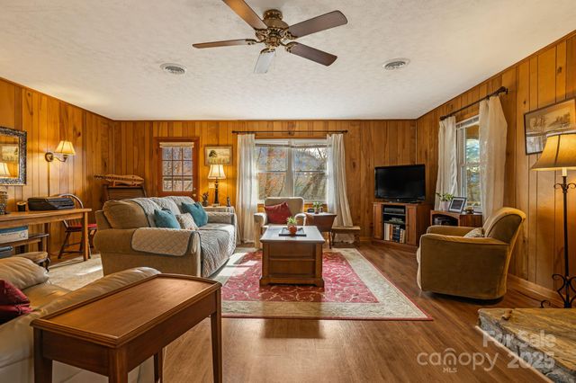 65 Roy Lane, Black Mountain, NC 28711