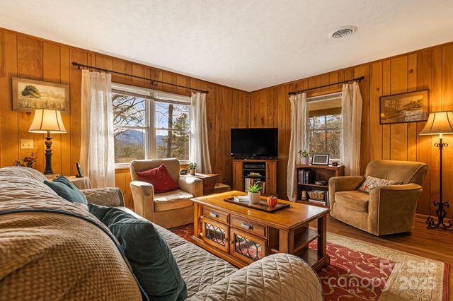 65 Roy Lane, Black Mountain, NC 28711