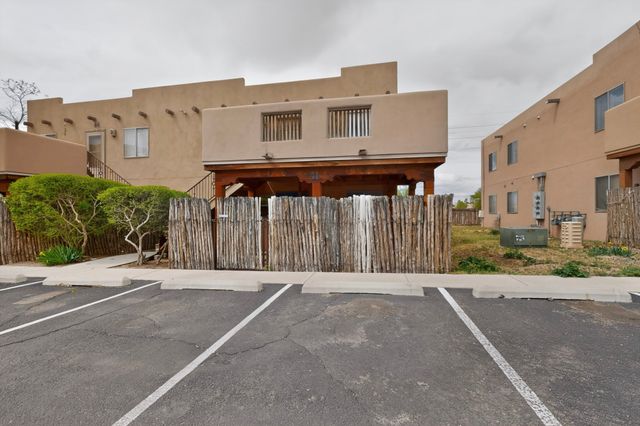 3300 Rufina L-41, Santa Fe, NM 87507