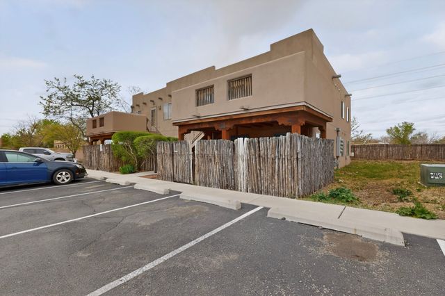 3300 Rufina L-41, Santa Fe, NM 87507
