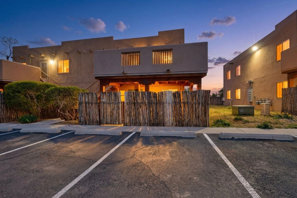 3300 Rufina L-41, Santa Fe, NM 87507