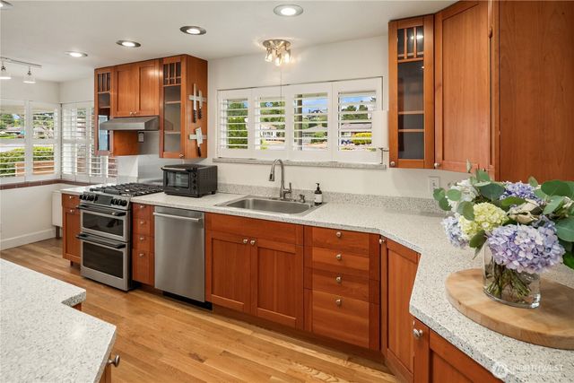 8505 21st Avenue NW, Seattle, WA 98117