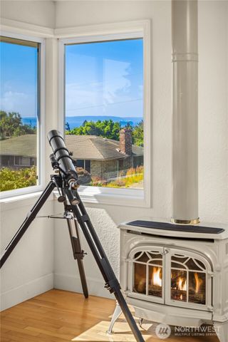 8505 21st Avenue NW, Seattle, WA 98117