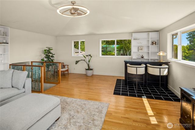 8505 21st Avenue NW, Seattle, WA 98117