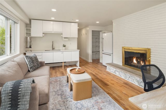 8505 21st Avenue NW, Seattle, WA 98117