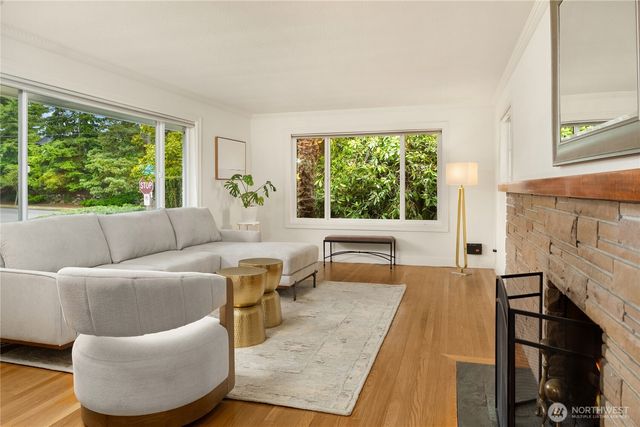 8505 21st Avenue NW, Seattle, WA 98117