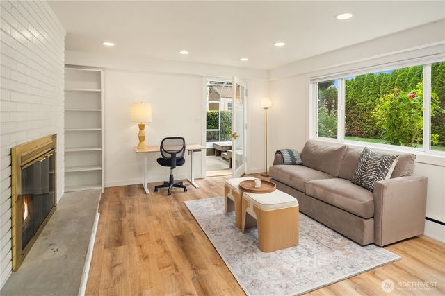 8505 21st Avenue NW, Seattle, WA 98117
