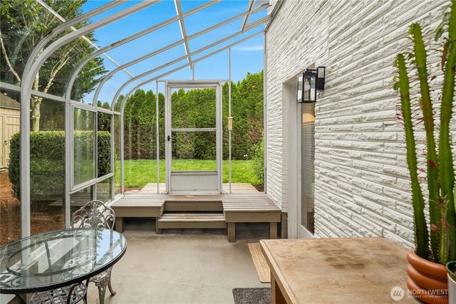 8505 21st Avenue NW, Seattle, WA 98117