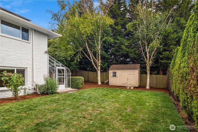 8505 21st Avenue NW, Seattle, WA 98117
