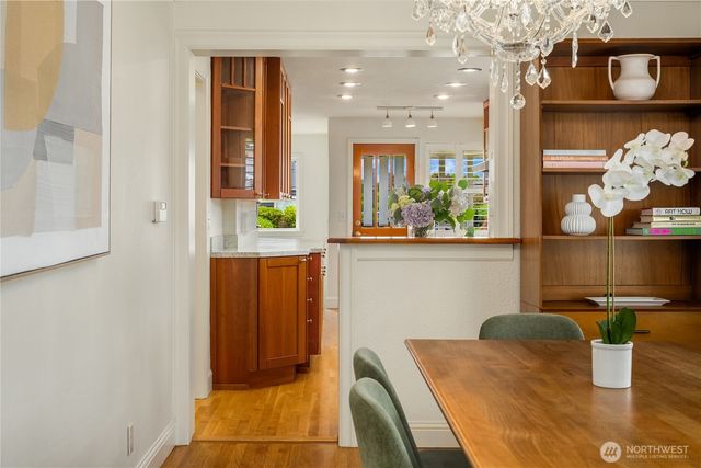 8505 21st Avenue NW, Seattle, WA 98117
