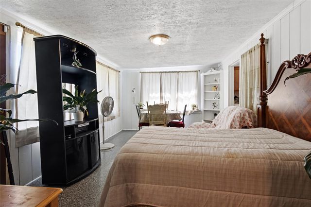 6651 Crestmont Street, Houston, TX 77033