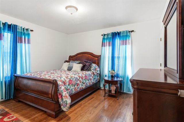 6651 Crestmont Street, Houston, TX 77033