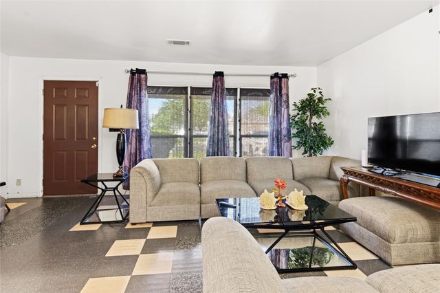 6651 Crestmont Street, Houston, TX 77033