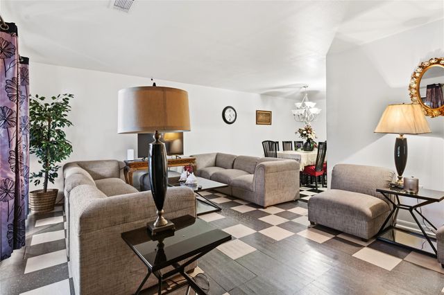 6651 Crestmont Street, Houston, TX 77033