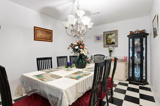 6651 Crestmont Street, Houston, TX 77033