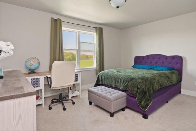 1911 WHITE DOVE LANE, Kaukauna, WI 54130