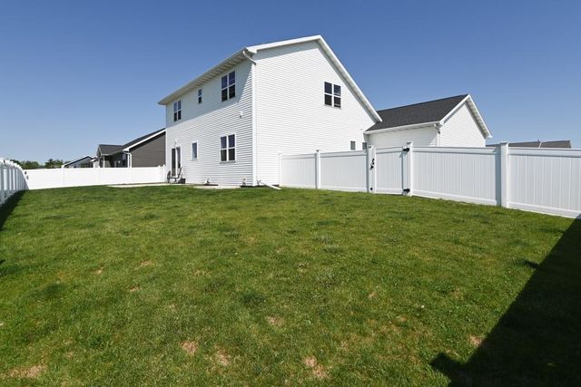 1911 WHITE DOVE LANE, Kaukauna, WI 54130