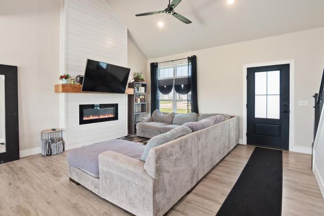 1911 WHITE DOVE LANE, Kaukauna, WI 54130