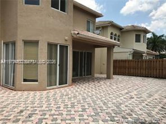 11142 NW 72nd Ter, Doral, FL 33178