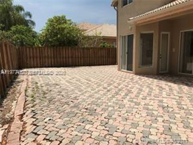 11142 NW 72nd Ter, Doral, FL 33178