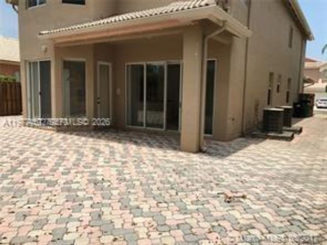 11142 NW 72nd Ter, Doral, FL 33178