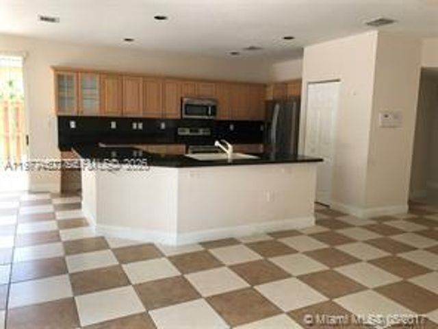 11142 NW 72nd Ter, Doral, FL 33178