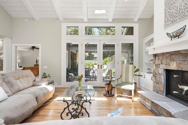 35 River Bluff Ln, Carmichael, CA 95608