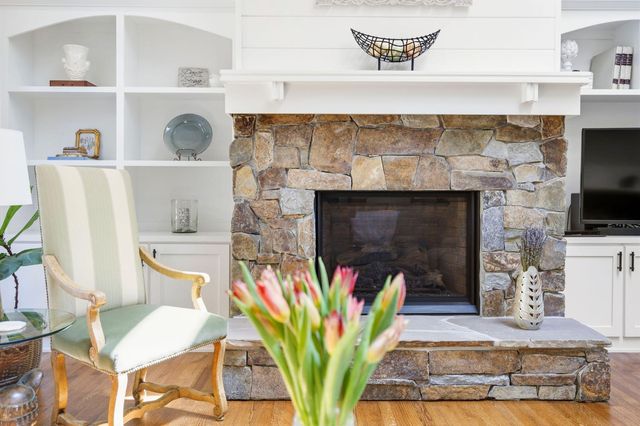 35 River Bluff Ln, Carmichael, CA 95608