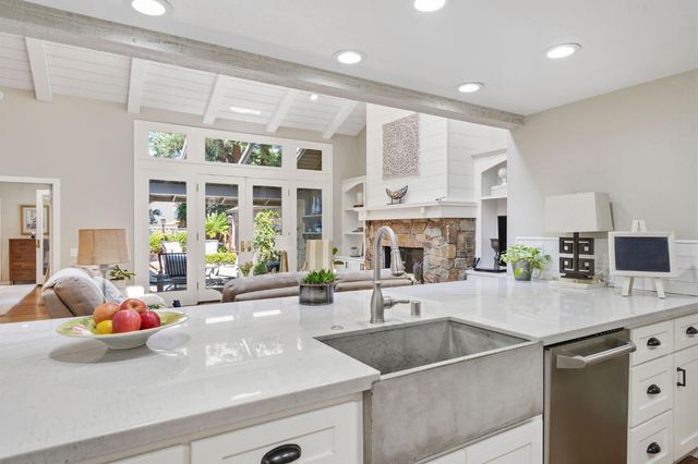 35 River Bluff Ln, Carmichael, CA 95608