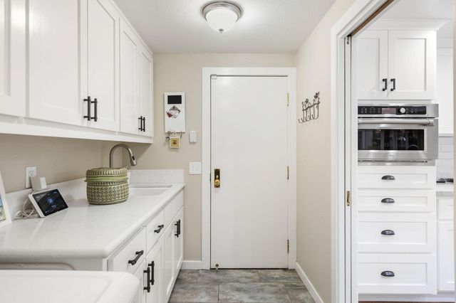 35 River Bluff Ln, Carmichael, CA 95608