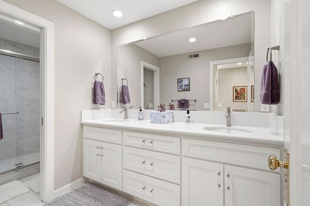 35 River Bluff Ln, Carmichael, CA 95608
