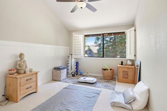 35 River Bluff Ln, Carmichael, CA 95608