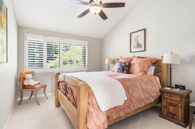 35 River Bluff Ln, Carmichael, CA 95608