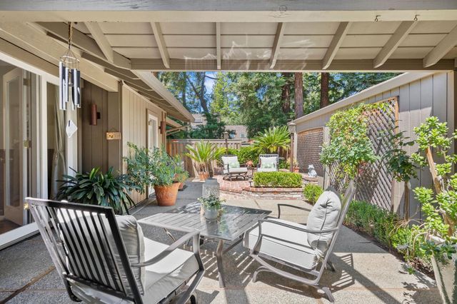 35 River Bluff Ln, Carmichael, CA 95608