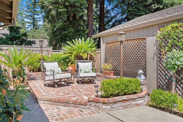 35 River Bluff Ln, Carmichael, CA 95608