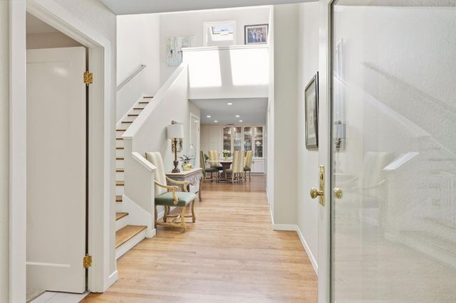 35 River Bluff Ln, Carmichael, CA 95608