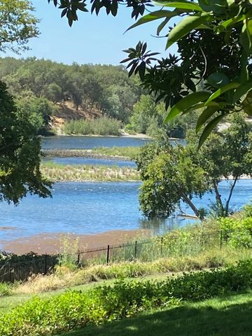 35 River Bluff Ln, Carmichael, CA 95608