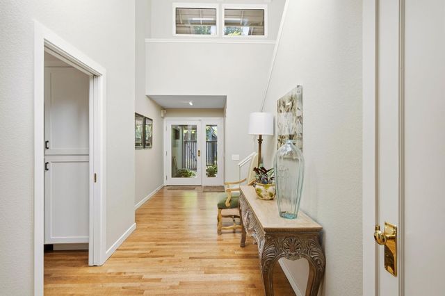 35 River Bluff Ln, Carmichael, CA 95608