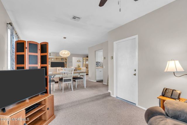 87 Chelsea Drive 72, Whiting, NJ 08759