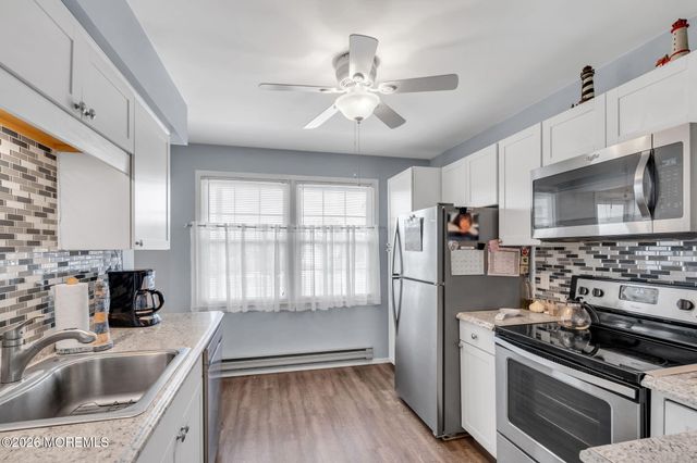 87 Chelsea Drive 72, Whiting, NJ 08759