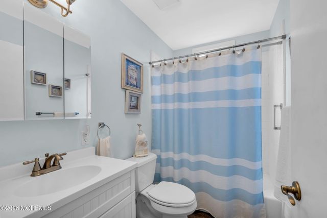 87 Chelsea Drive 72, Whiting, NJ 08759